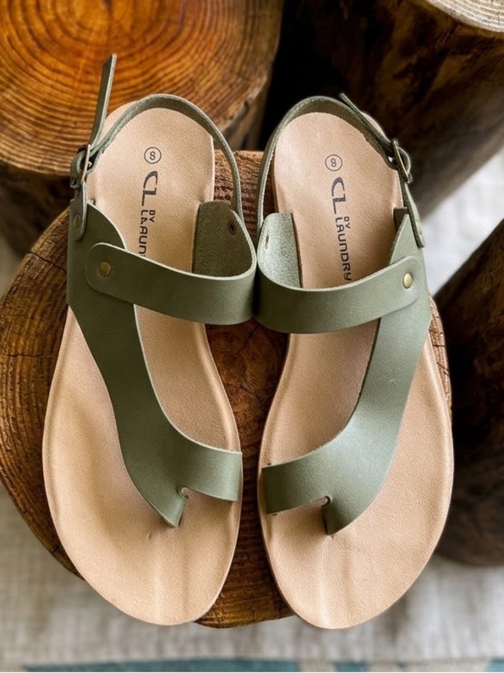 CL by Laundry Olive Green Strappy Toe-Loop Sandals